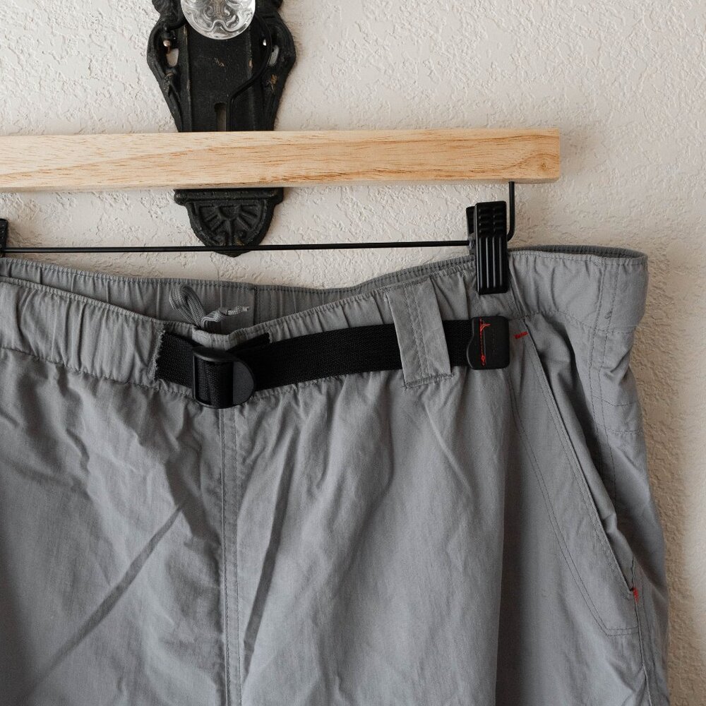 The North Face Men’s Sz Medium Gray Hiking Shorts Quick-Dry Outdoor Utility Belt - Picture 3 of 8